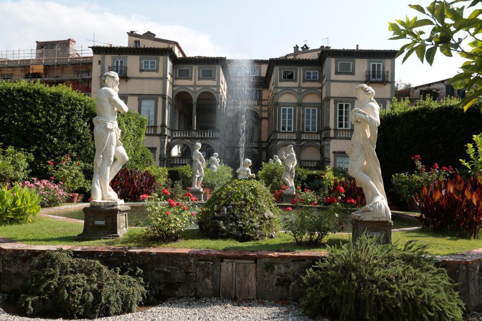 Alimenta Open Space City Center Lucca Luaran gambar